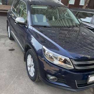 Замена аккумулятора на Volkswagen Tiguan I Рестайлинг 2011 - 2018 2.0 (200 л.с.) Замена аккумулятора на Volkswagen Tiguan I Рестайлинг 2011 - 2018 2.0 (200 л.с.)