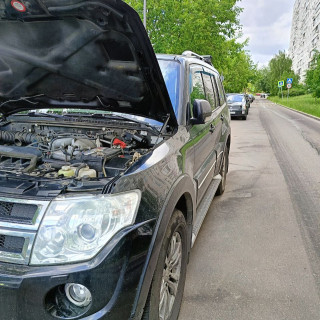Замена аккумулятора на Mitsubishi Pajero IV Рестайлинг 1 2011 - 2014 3.0 (178 л.с.) Замена аккумулятора на Mitsubishi Pajero IV Рестайлинг 1 2011 - 2014 3.0 (178 л.с.)